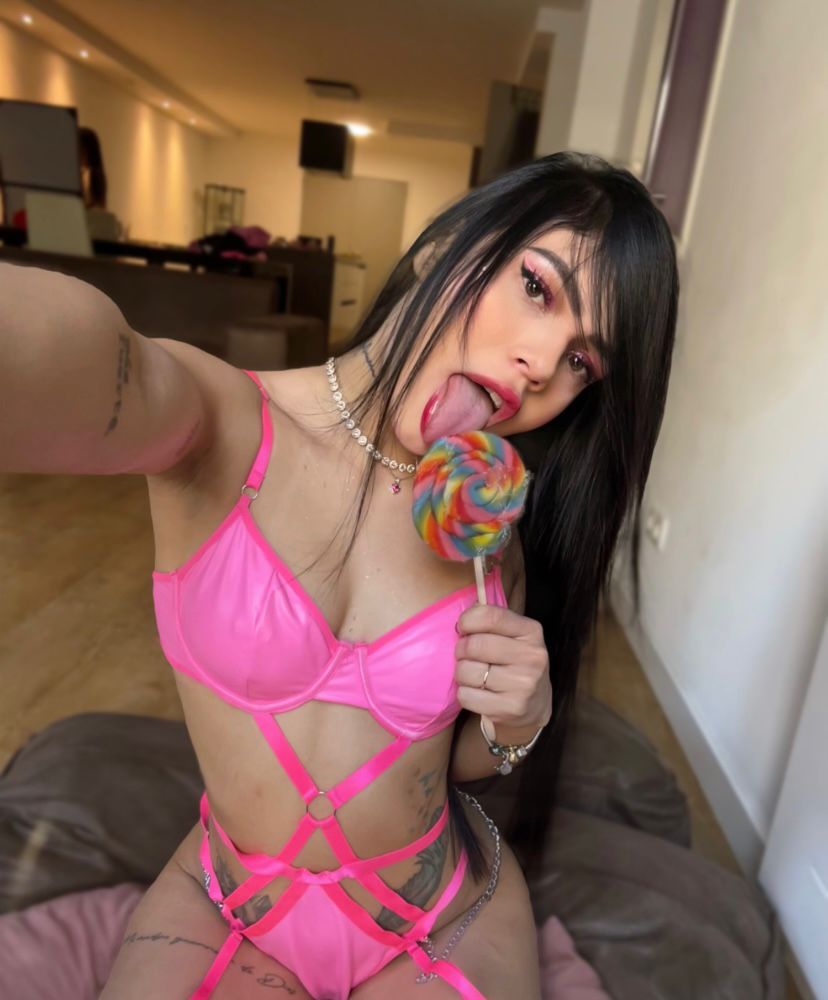 Escort - ESMERALDA - Ibiza Tops